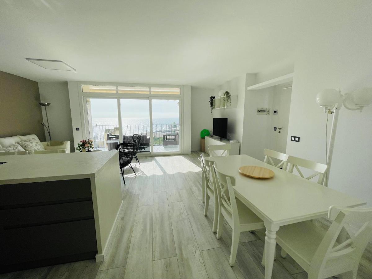 La Marina2 Seaview With Amazing Terrace Appartement Sitges Buitenkant foto